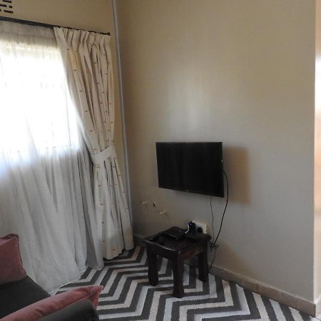 Magnolia Pine Bed & Breakfast Найроби Екстериор снимка