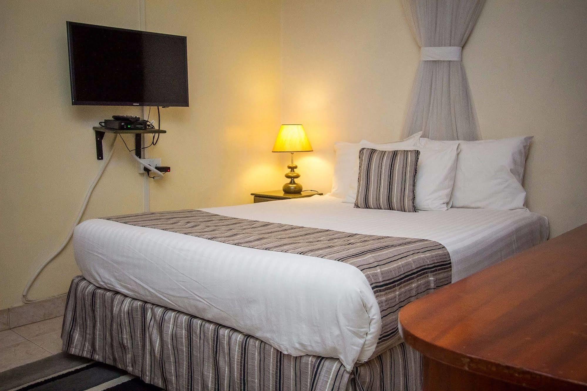 Magnolia Pine Bed & Breakfast Найроби Екстериор снимка